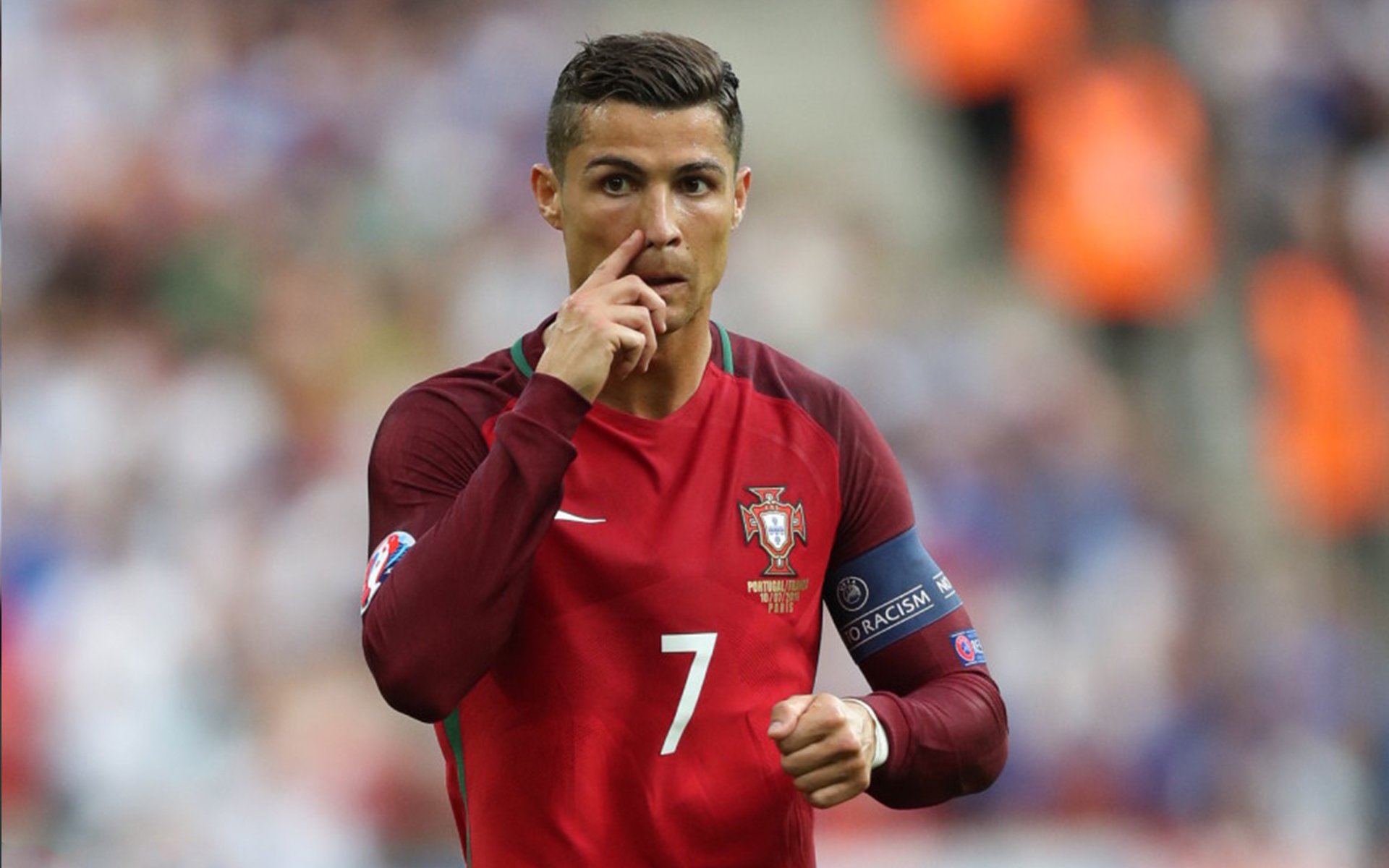 唐纳德·高尔在比赛中展现超凡个人能力,赢得观众赞誉,唐纳德 古尔德